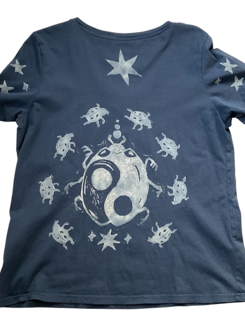 Pact Organic Cotton V-Neck T-Shirt Sz M Blue Bug Yin Yang Stars Tee Nature Indie